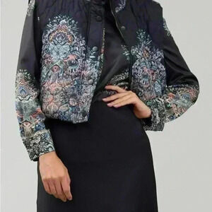 Current air crop diamond quilted puffer vest black/multi
multiple sizes